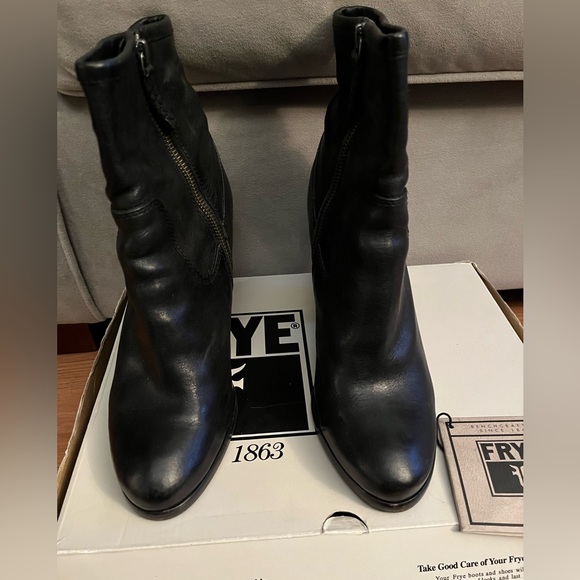Frye Patty Artisan Zip Leather Bootie Black Size 8.5 - Picture 3 of 10